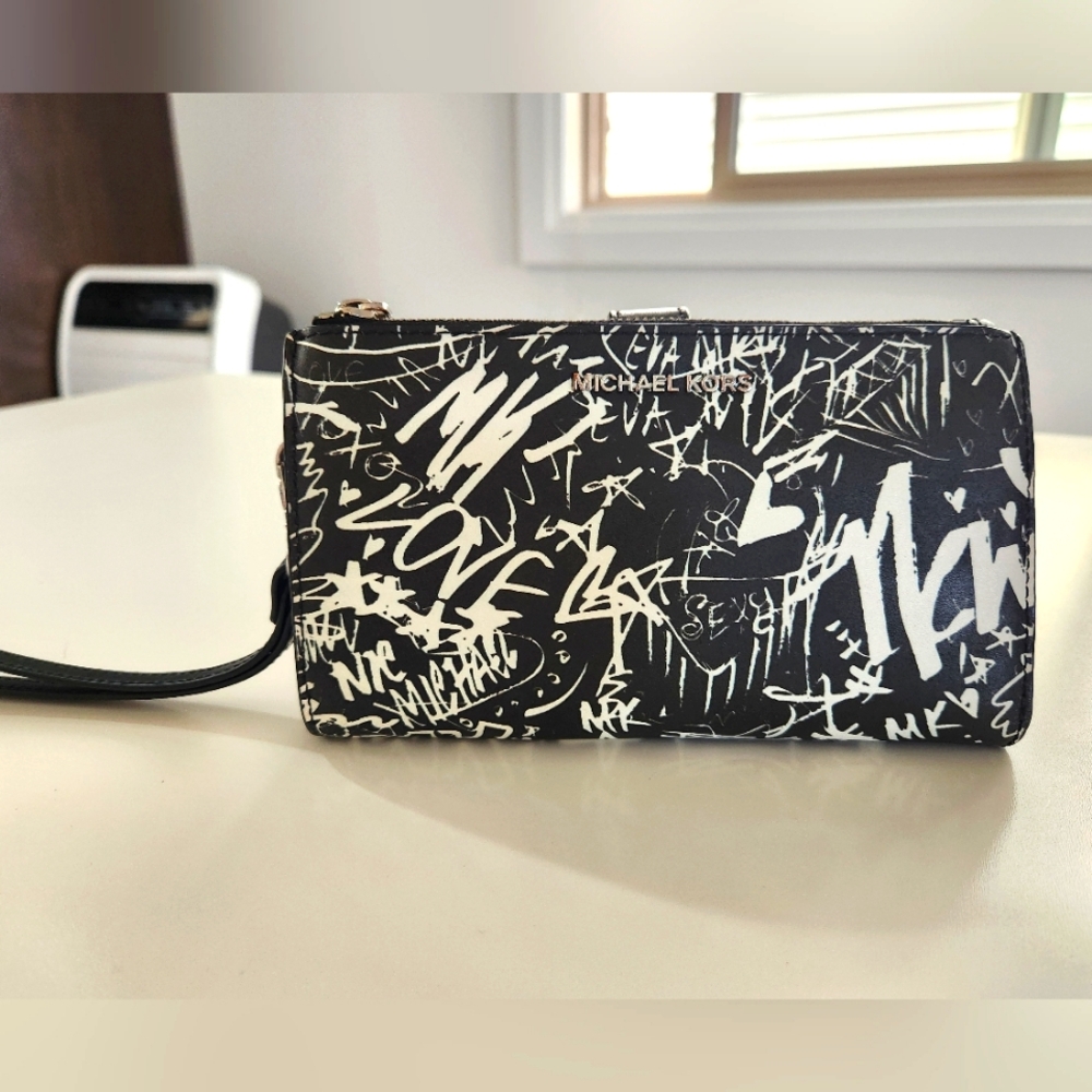 Michael Kors Black and White Wristlet